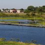 <p align=left> Le long du canal, pas de développement agressif, plutôt des amateurs de pêche qui viennent taquiner le poisson du lac Okeechobee.